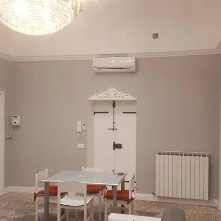 Prestige House A Pochi Passi Dal Mare Apartment
